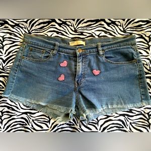 Cute Low-Rise Vintage Y2K Early 2000’s Roxy cutoff shorts Raw hem Heart patches